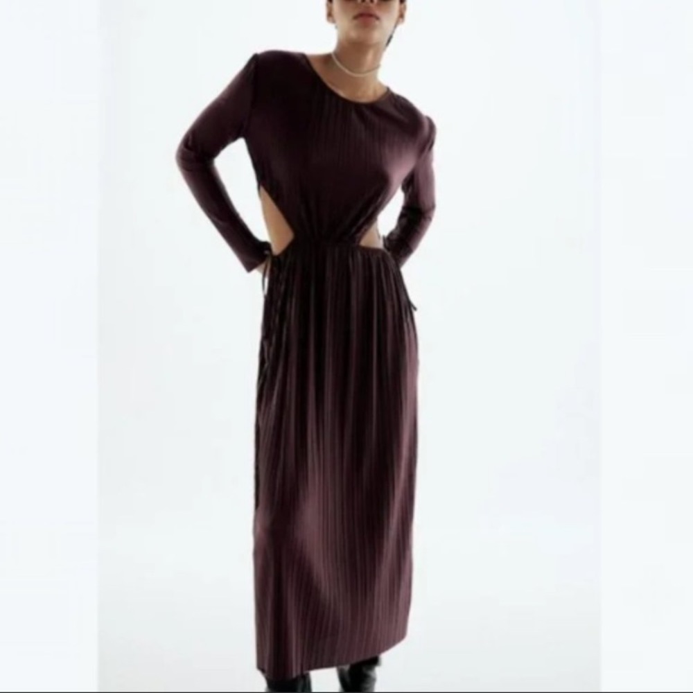 Cut out pleated dress from Zara
